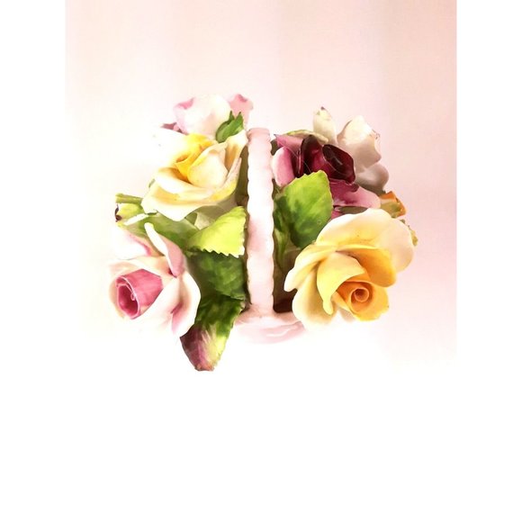 Royal Adderley Bone China Figurine Floral Arrangement in Basket Made in … - Picture 5 of 8